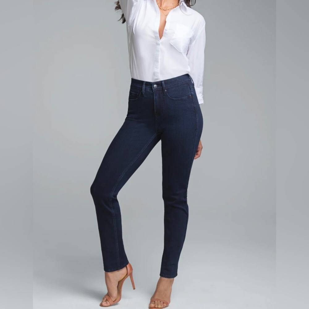 Jeans. Straight leg. Size 8